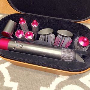 *Dyson Airwrap Complete*